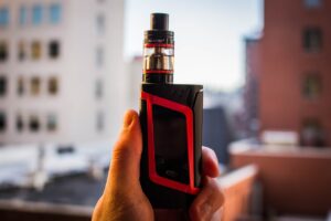 vape black-red